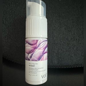 She’s like wind- invisible dry shampoo and conditioner 40 gr/ 1.4 fl oz